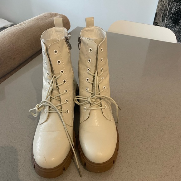 White leather lace up chunky combat boots - Picture 2 of 5